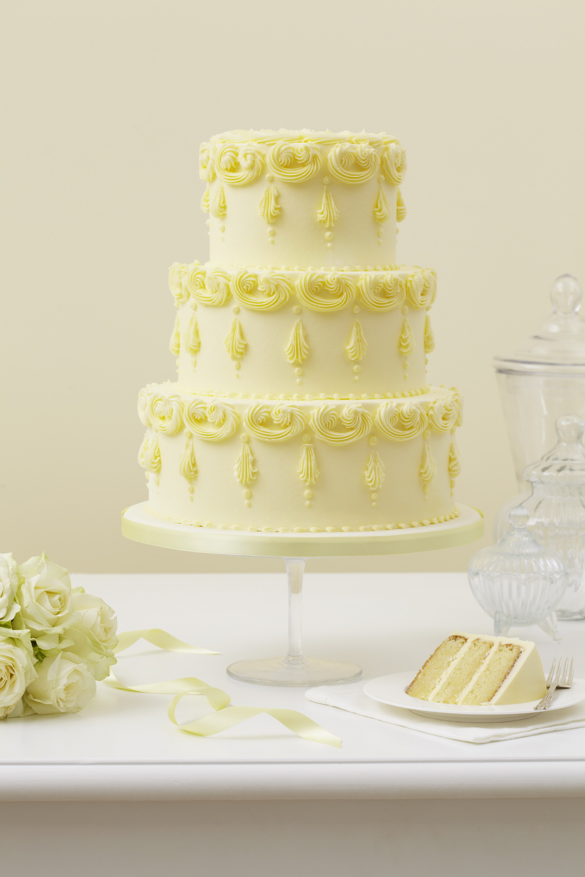 Yellow Scroll cake 1667