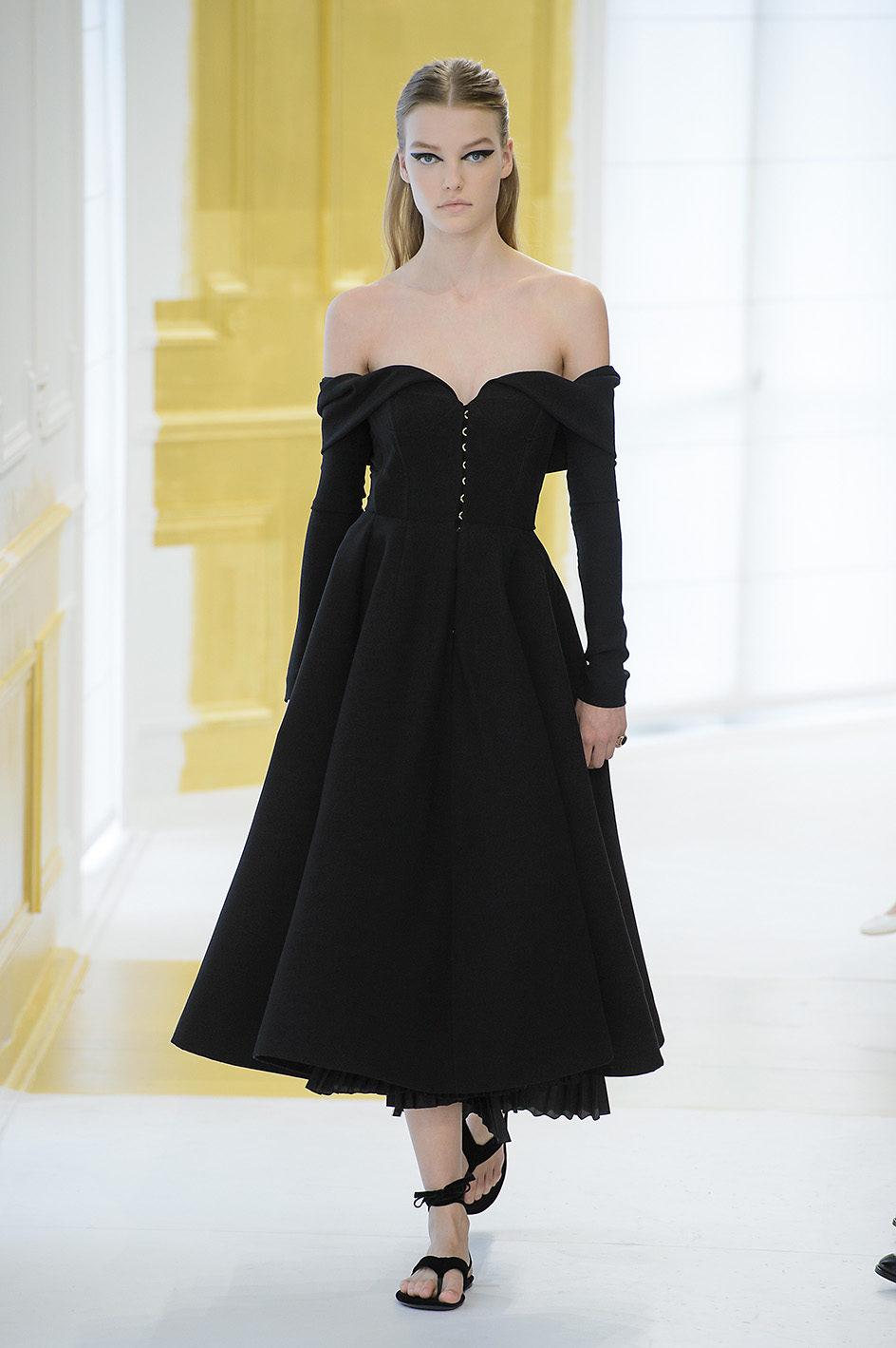 Paris Haute Couture AW 2016-2017

Christian Dior